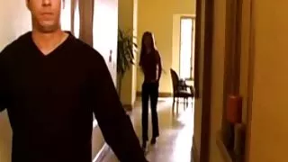 Küps Blond Perses Väike Prillid diivanil