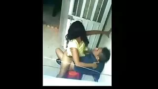 Naiivne beib saab keppis tuss, mida lihaste Hambaarst