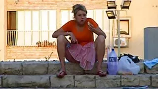 Tagasihoidlik tüdruk perses kell casting ja sain esimese Populaarsus